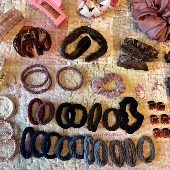 Hair Accessory Bundle – 39 items! - Picture 4 of 5
